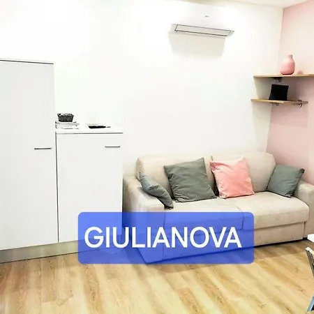 Attico Con Terrazzo Panoramico E Cucina Attrezzata, Nel Centro Di Giulianova, A Due Passi Dal Mare, Con Servizio Biciclette * جوليانوفا