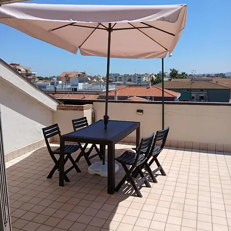 Attico Con Terrazzo Panoramico E Cucina Attrezzata, Nel Centro Di Giulianova, A Due Passi Dal Mare, Con Servizio Biciclette * جوليانوفا