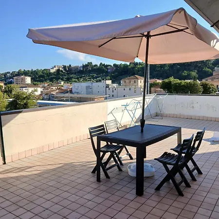 شقة Attico Con Terrazzo Panoramico E Cucina Attrezzata, Nel Centro Di Giulianova, A Due Passi Dal Mare, Con Servizio Biciclette