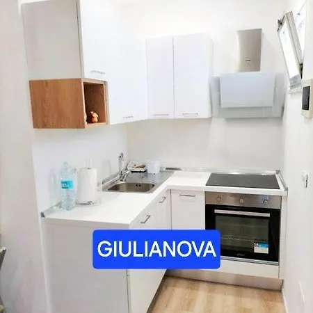 Attico Con Terrazzo Panoramico E Cucina Attrezzata, Nel Centro Di Giulianova, A Due Passi Dal Mare, Con Servizio Biciclette